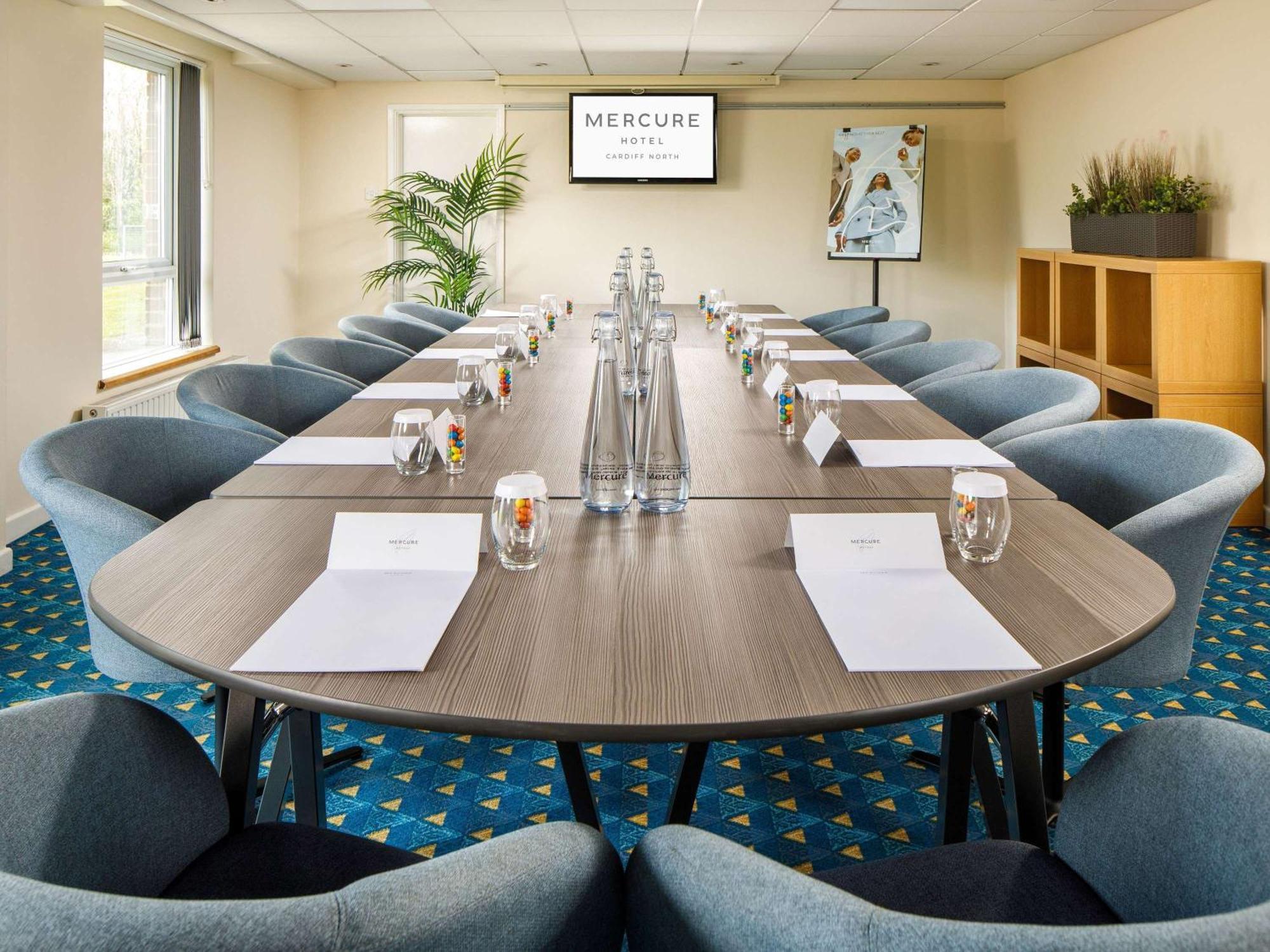 Mercure Cardiff North Hotel Εξωτερικό φωτογραφία