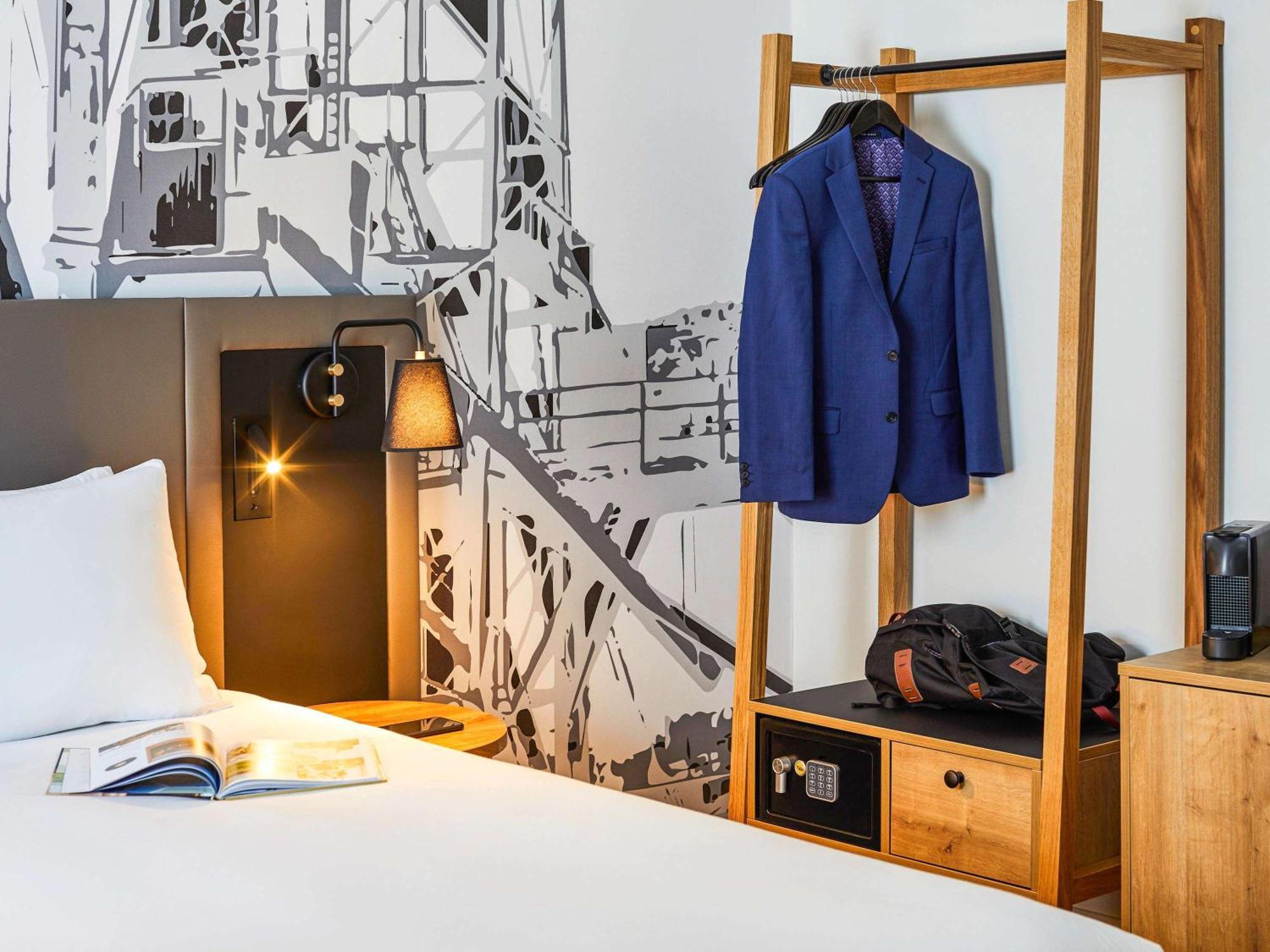 Mercure Cardiff North Hotel Εξωτερικό φωτογραφία
