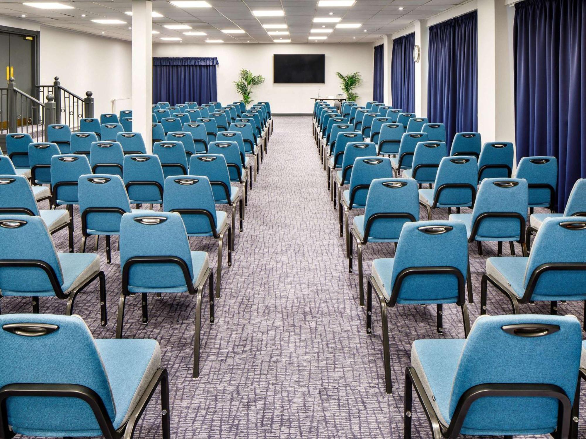 Mercure Cardiff North Hotel Εξωτερικό φωτογραφία