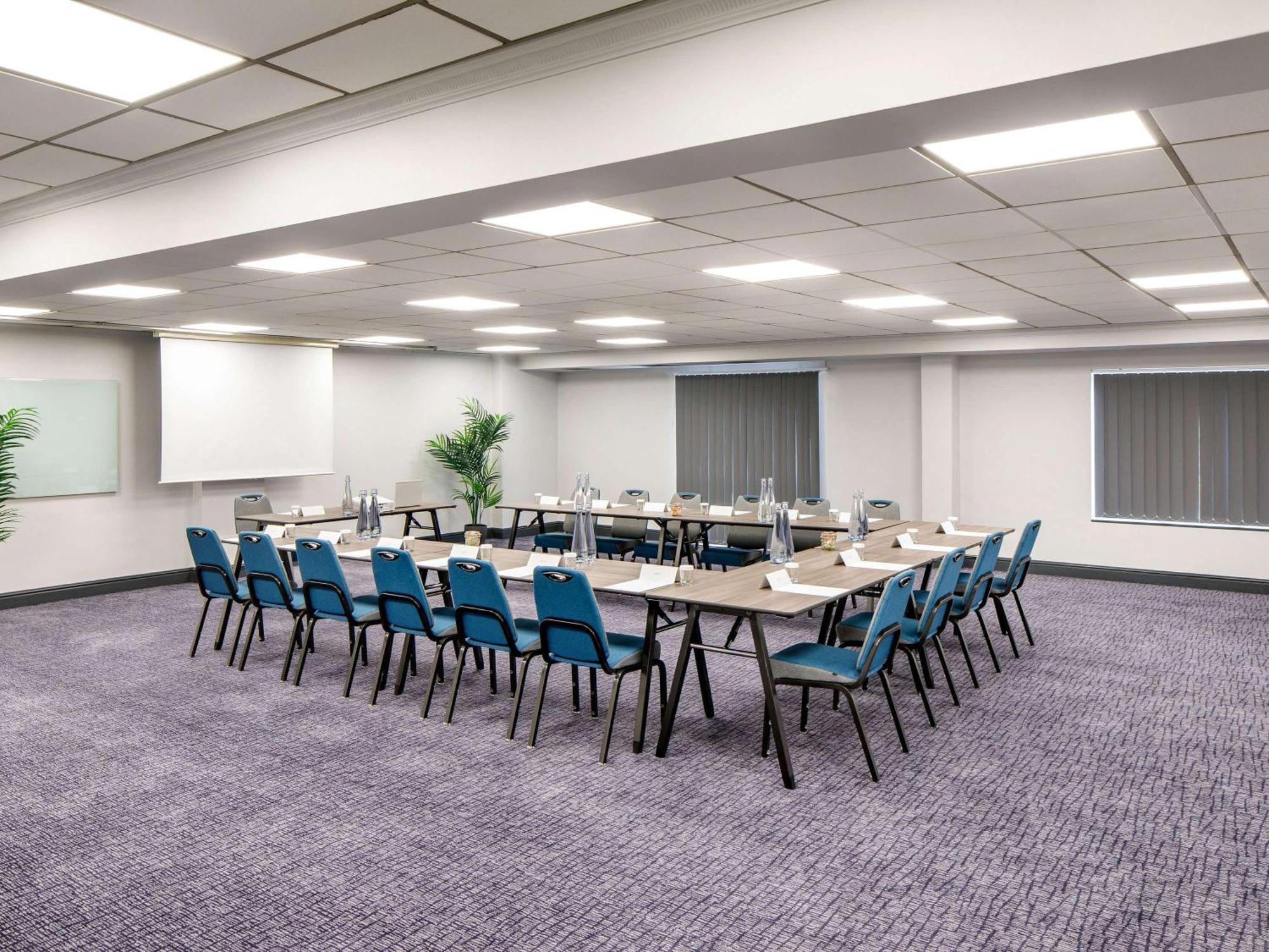 Mercure Cardiff North Hotel Εξωτερικό φωτογραφία